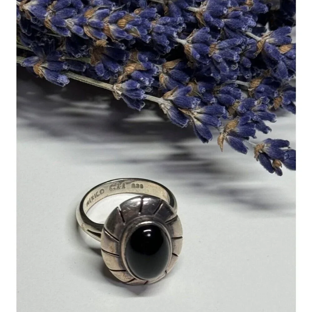 925 STERLING SILVER ONYX RING SIZE 8.5